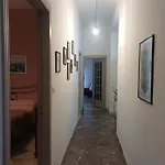 Plaza Apartment *