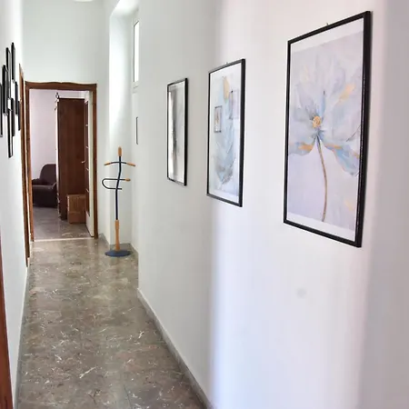 Apartment Plaza *