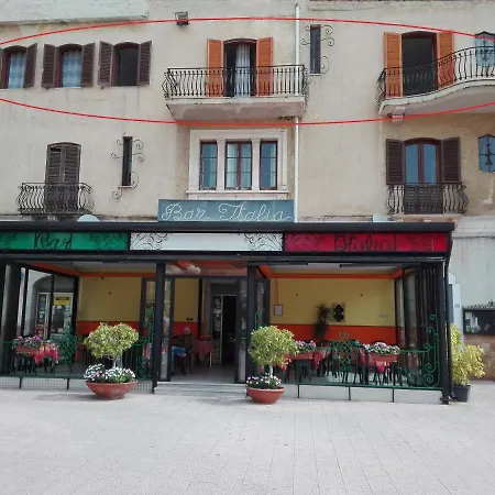 Plaza Apartment *