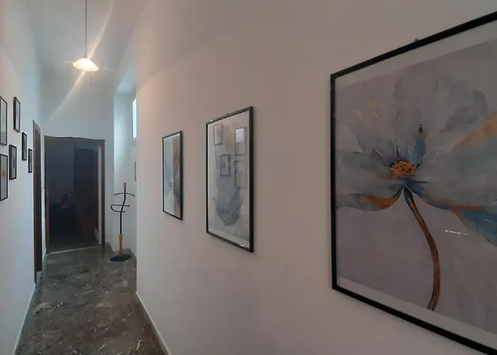 Plaza Apartment *