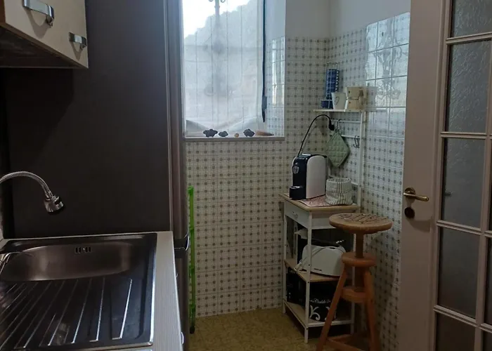 Plaza Apartment *