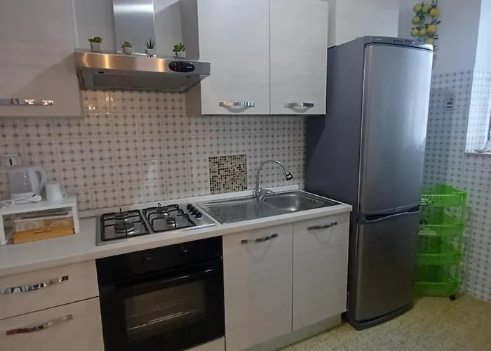 Plaza Apartment *